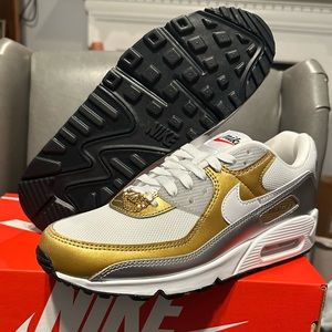 NWB-Size 10.5W -  Nike Air Max 90 SE Low Metallic W